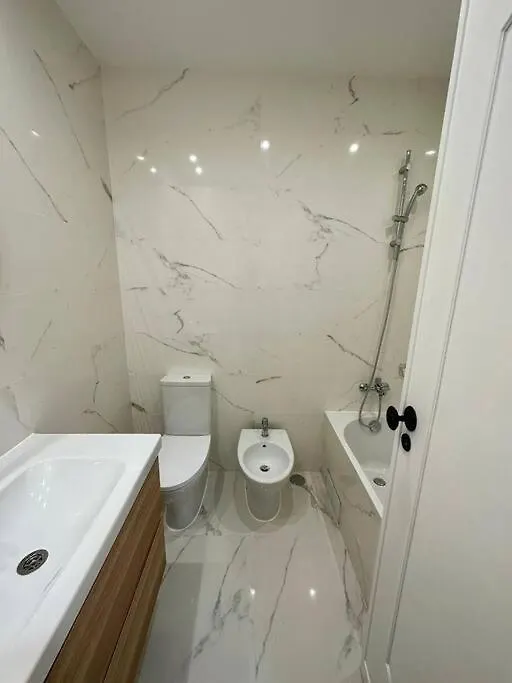 Apartment Double Room With Balcony Lisbon